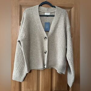 UNIVERSAL THREAD BEIGE BIG BUTTON KNIT CARDIGAN LARGE NWT